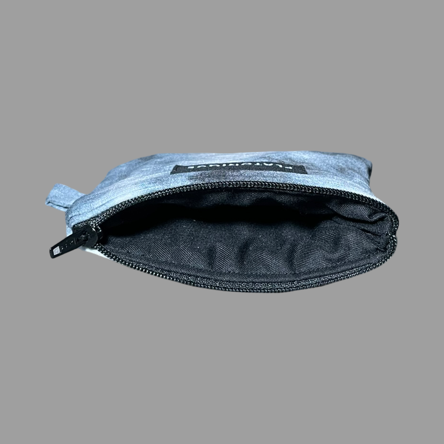 Zipper Pouch Sky ( Black Lining )